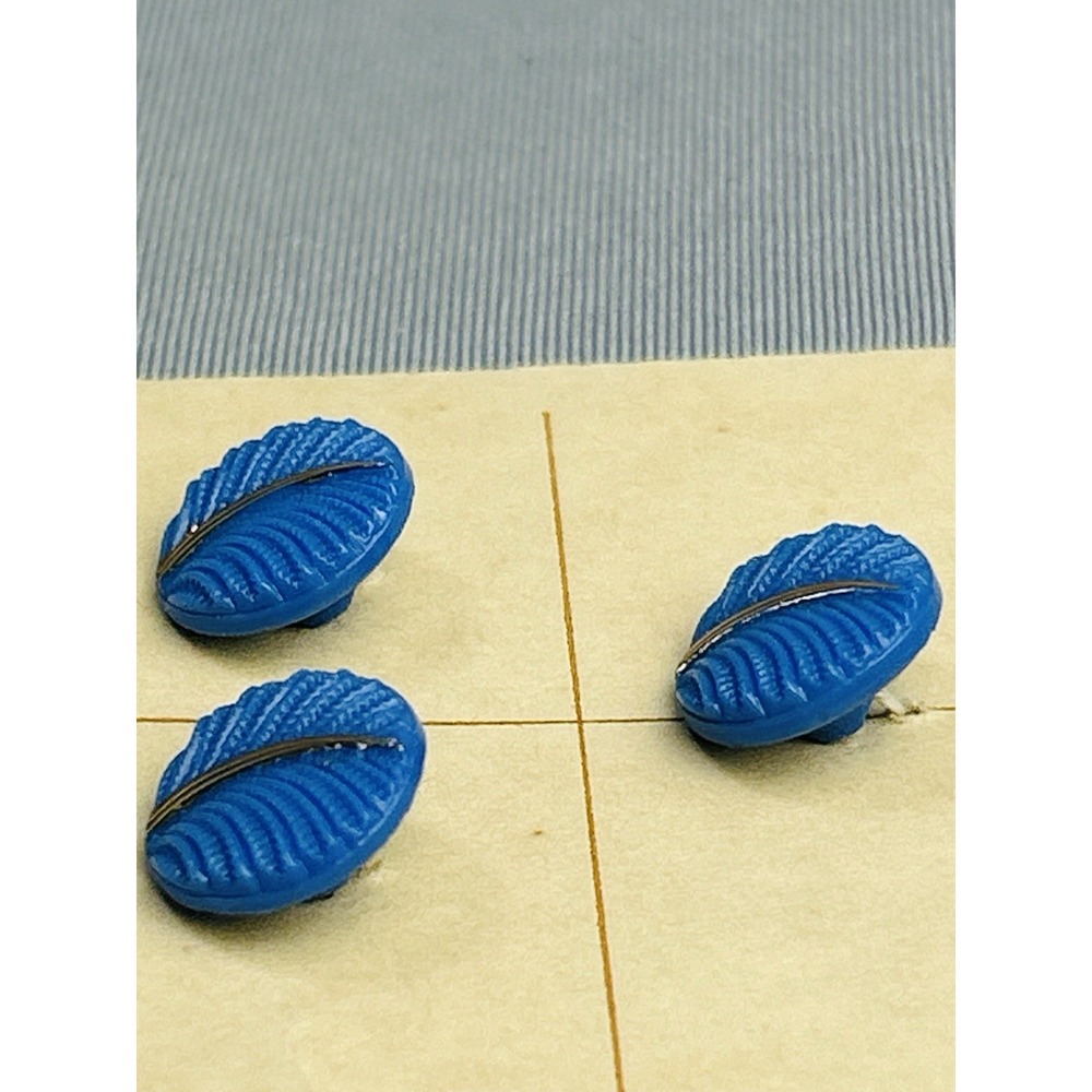 Cornflower Blue & Gold Plastic Le Chic Buttons NEW On Card Set Of 3 - Picture 7 of 8
